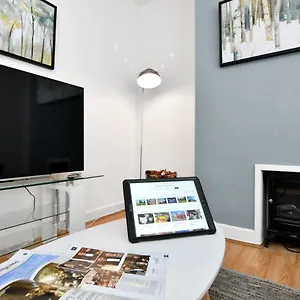 Holiday home Xclusive Living Near Airport & Nec, The Whitecroft