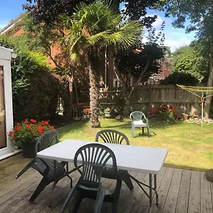 Mudeford Swans Homestay